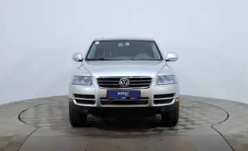 Volkswagen Touareg 2005 года за 3 750 000 тг. в Астана фото 2