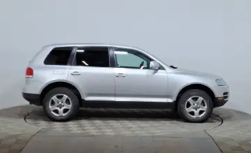 Volkswagen Touareg 2005 года за 3 750 000 тг. в Астана фото 4