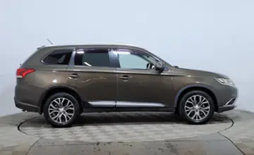 Mitsubishi Outlander 2015 года за 6 900 000 тг. в Астана фото 4
