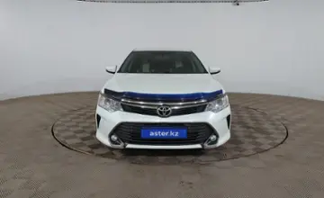 Toyota Camry 2015 года за 9 550 000 тг. в Шымкент фото 2