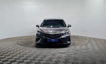 Toyota Camry 2019 года за 11 250 000 тг. в Алматы фото 2
