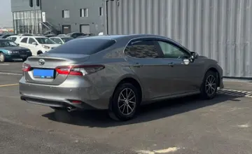 Toyota Camry 2022 года за 12 580 000 тг. в Алматы