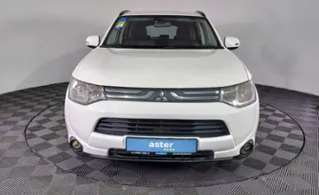 Mitsubishi Outlander 2013 года за 4 990 000 тг. в Алматы фото 2