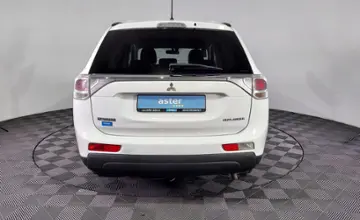 Mitsubishi Outlander 2013 года за 4 990 000 тг. в Алматы фото 4