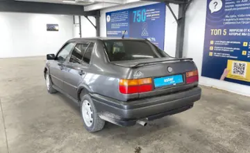 Volkswagen Vento 1992 года за 1 090 000 тг. в Астана фото 4
