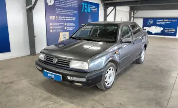 Volkswagen Vento 1992 года за 1 090 000 тг. в Астана фото 1