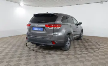Toyota Highlander 2017 года за 15 490 000 тг. в Шымкент