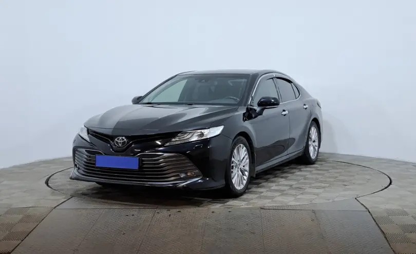 Toyota Camry 2020 года за 13 700 000 тг. в Астана