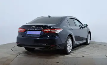 Toyota Camry 2019 года за 13 990 000 тг. в Астана