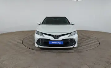 Toyota Camry 2018 года за 11 490 000 тг. в Шымкент фото 2