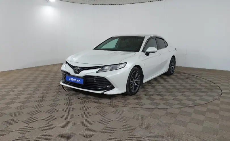 Toyota Camry 2018 года за 11 490 000 тг. в Шымкент