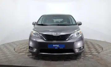Toyota Sienna 2011 года за 10 190 000 тг. в Астана фото 2