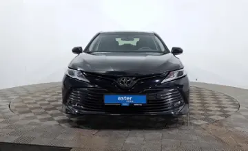 Toyota Camry 2020 года за 10 990 000 тг. в Астана фото 2