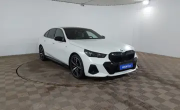 BMW 5 серии 2024 года за 41 990 000 тг. в Шымкент фото 3