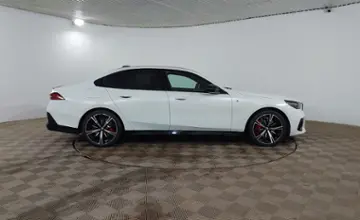 BMW 5 серии 2024 года за 41 990 000 тг. в Шымкент фото 4