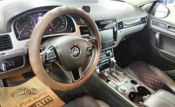 Volkswagen Touareg 2012 года за 11 590 000 тг. в Астана фото 5