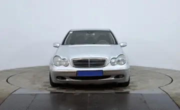 Mercedes-Benz C-Класс 2002 года за 2 000 000 тг. в Астана фото 2