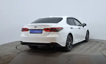 Toyota Camry 2018 года за 9 990 000 тг. в Астана