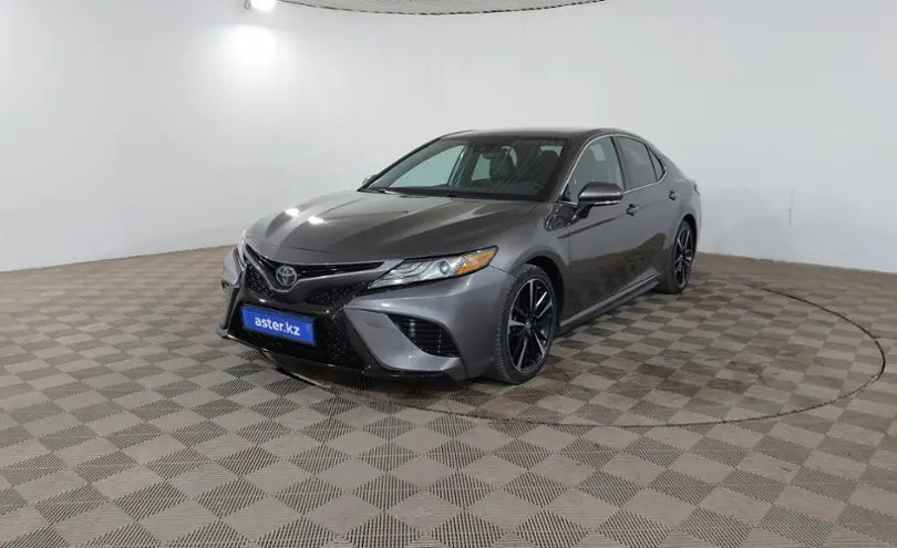 Toyota Camry 2019 года за 13 300 000 тг. в Шымкент
