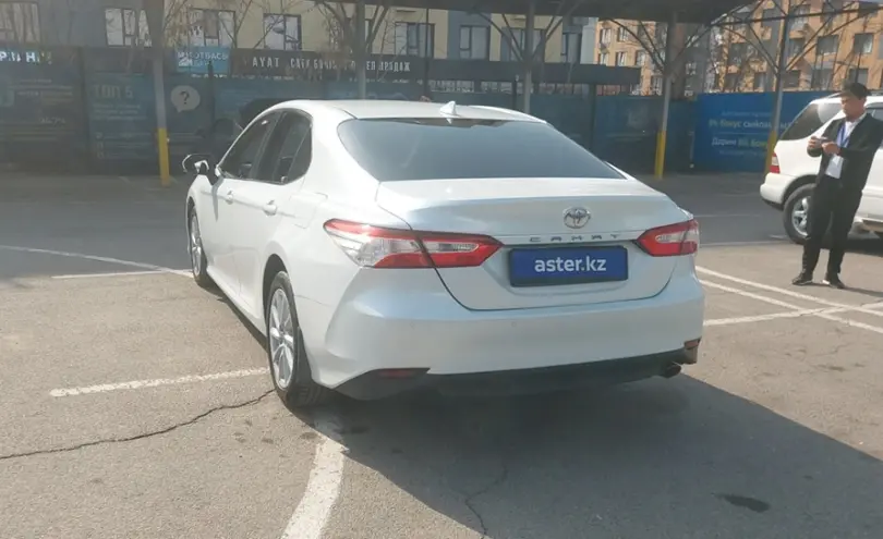 Toyota Camry 2021 года за 13 950 000 тг. в Алматы фото 4