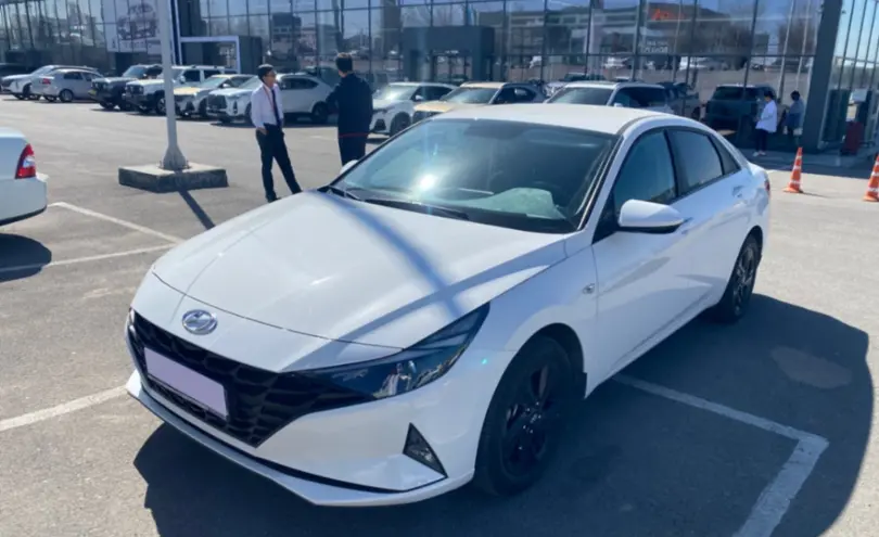 Hyundai Elantra 2023 года за 9 500 000 тг. в Шымкент