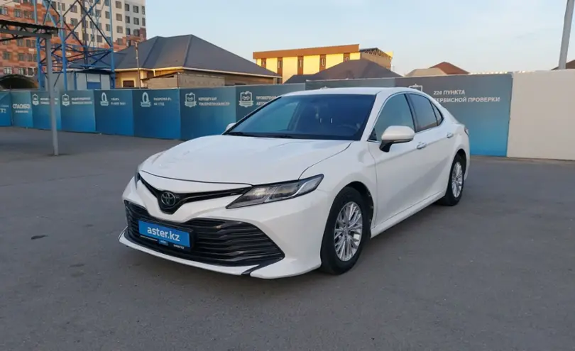 Toyota Camry 2018 года за 11 200 000 тг. в Шымкент