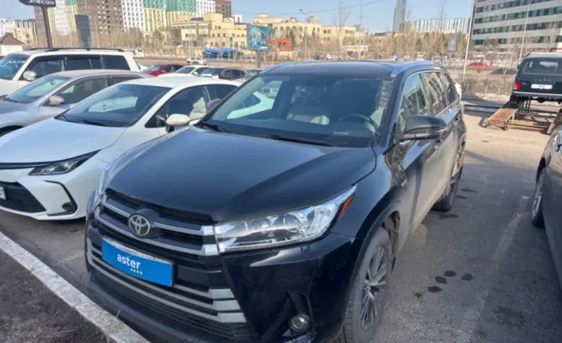 Toyota Highlander 2016 года за 13 000 000 тг. в Астана