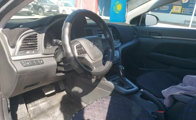 Hyundai Elantra 2018 года за 7 600 000 тг. в Туркестанская область фото 5