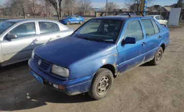 Volkswagen Vento 1995 года за 800 000 тг. в Актобе фото 1