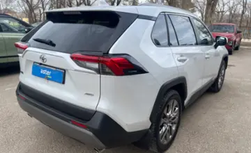 Toyota RAV4 2021 года за 14 000 000 тг. в Актобе