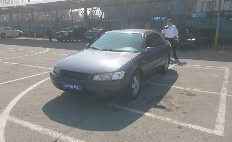 Toyota Camry 2000 года за 3 500 000 тг. в Алматы