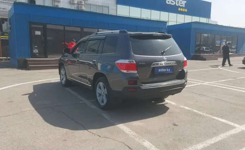 Toyota Highlander 2011 года за 11 000 000 тг. в Алматы фото 4