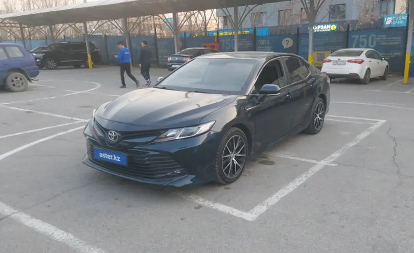 Toyota Camry 2020 года за 13 000 000 тг. в Алматы