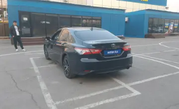 Toyota Camry 2020 года за 13 000 000 тг. в Алматы фото 4