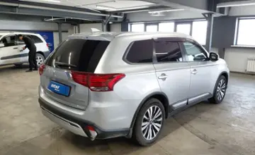 Mitsubishi Outlander 2019 года за 10 700 000 тг. в Астана фото 3