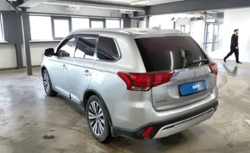 Mitsubishi Outlander 2019 года за 10 700 000 тг. в Астана фото 4