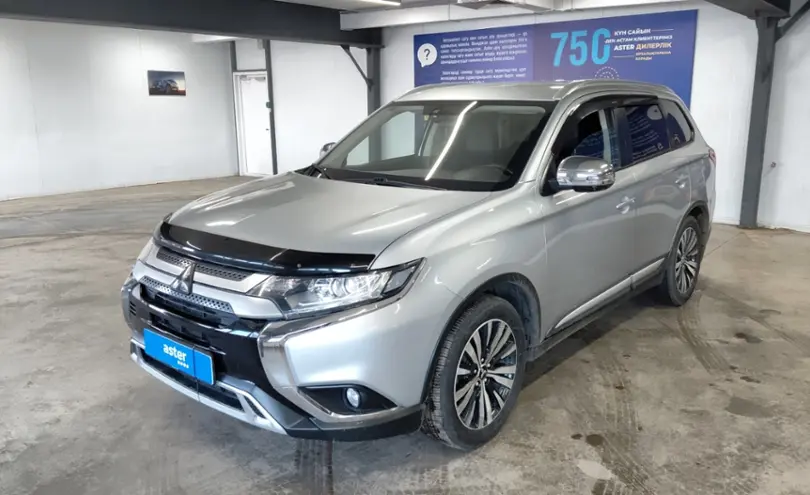 Mitsubishi Outlander 2019 года за 10 700 000 тг. в Астана