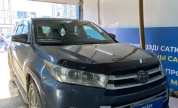 Toyota Highlander 2019 года за 17 000 000 тг. в Астана фото 3