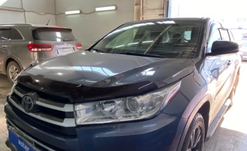 Toyota Highlander 2019 года за 17 000 000 тг. в Астана