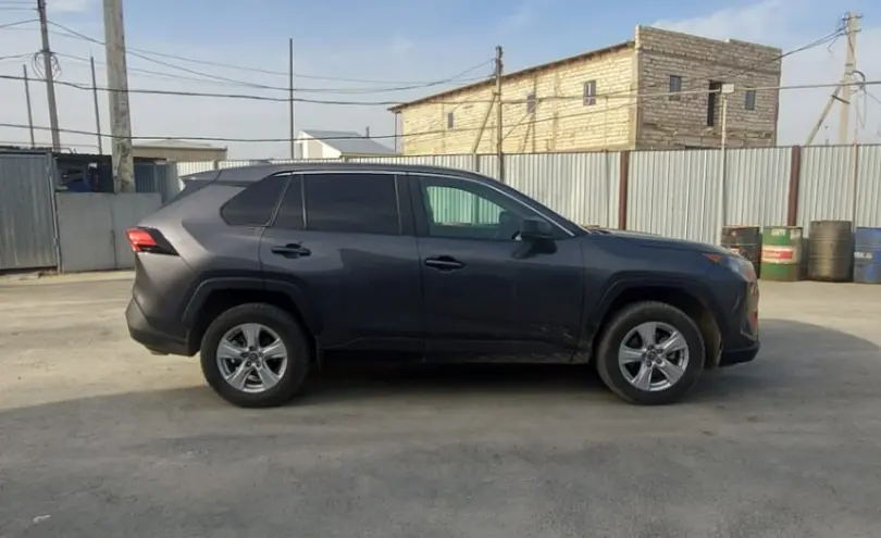 Toyota RAV4 2022 года за 15 000 000 тг. в Атырау фото 4
