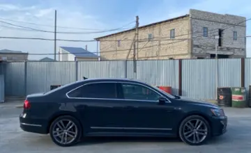 Volkswagen Passat 2017 года за 7 000 000 тг. в Атырау фото 4