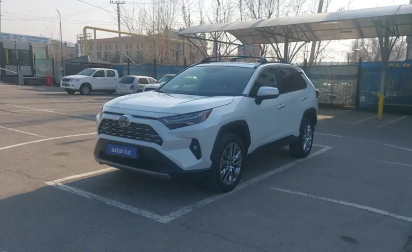 Toyota RAV4 2023 года за 18 900 000 тг. в Алматы фото 1