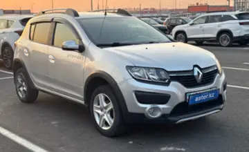 Renault Sandero 2018 года за 5 000 000 тг. в Алматы фото 3