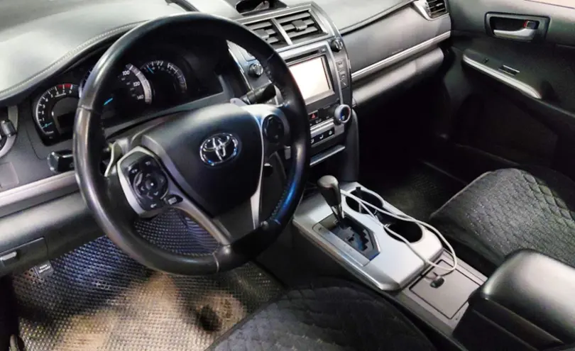 Toyota Camry 2014 года за 9 000 000 тг. в Астана фото 5
