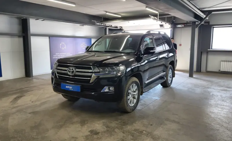 Toyota Land Cruiser 2016 года за 35 000 000 тг. в Астана