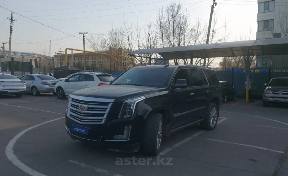 Cadillac Escalade 2019 года за 40 000 000 тг. в Алматы