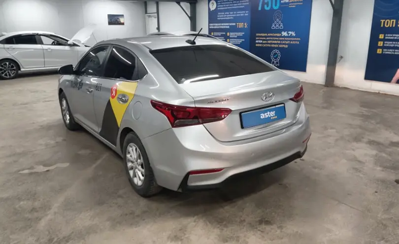 Hyundai Accent 2018 года за 6 500 000 тг. в Астана фото 4