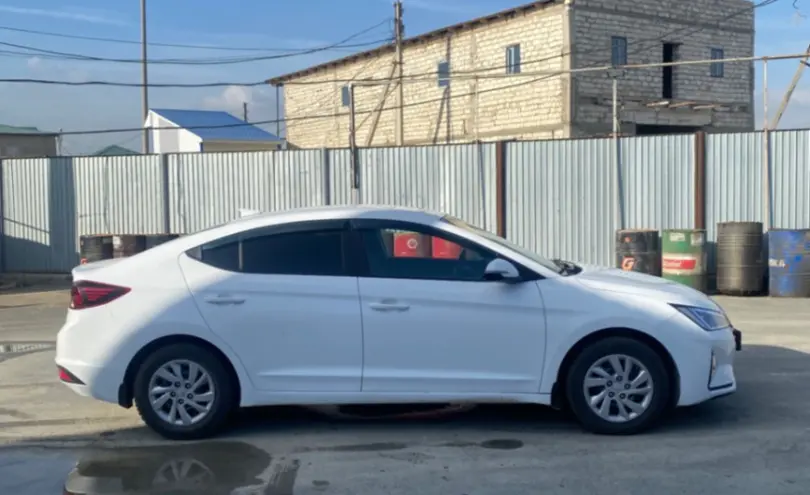Hyundai Elantra 2020 года за 7 500 000 тг. в Атырау фото 4