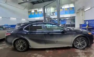 Toyota Camry 2018 года за 11 000 000 тг. в Астана фото 4