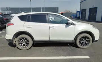 Toyota RAV4 2018 года за 12 500 000 тг. в Алматы фото 4
